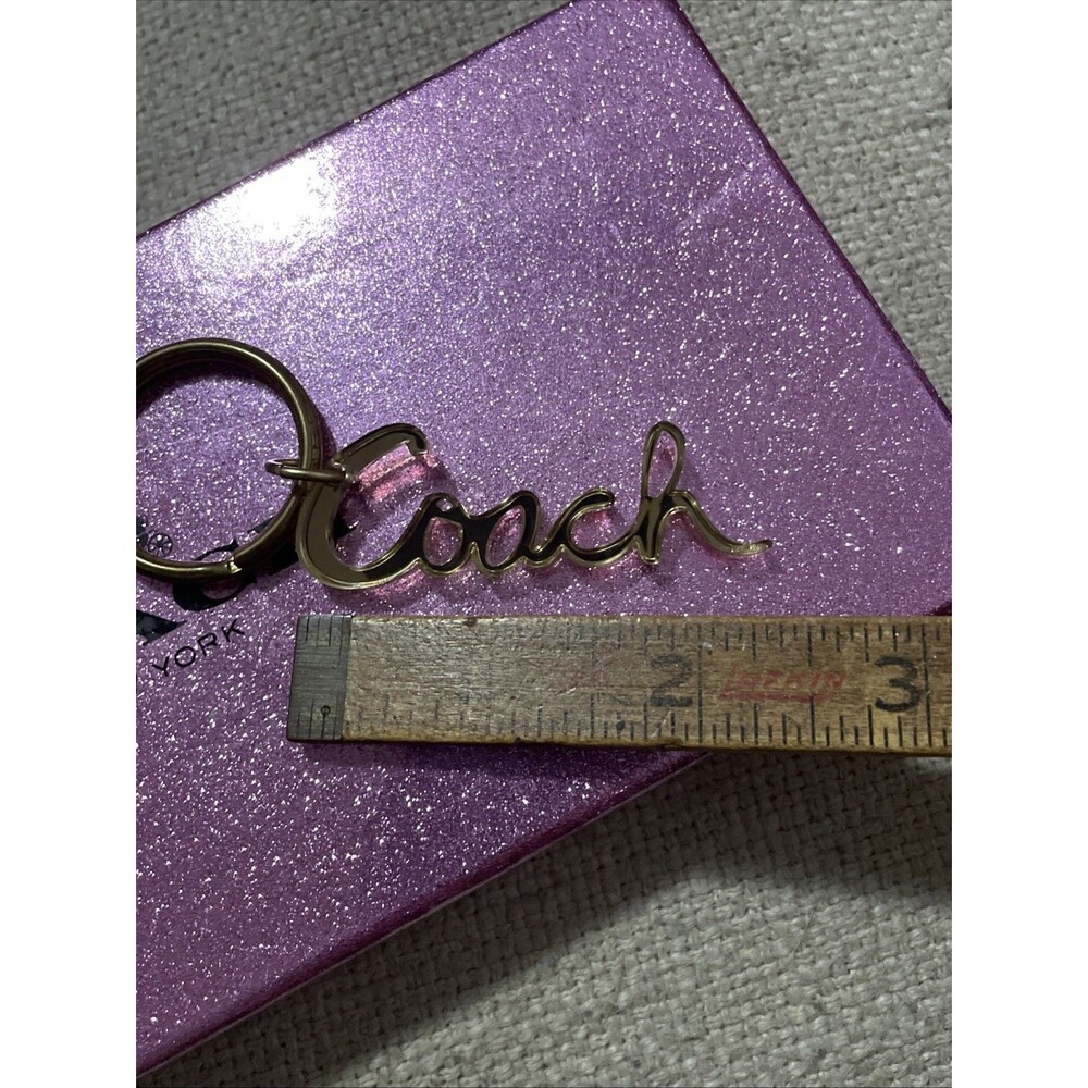 Coach Poppy Era HangTag Fob Logo Charm Keychain Gold Acrylic 2.5” - Picture 4 of 6